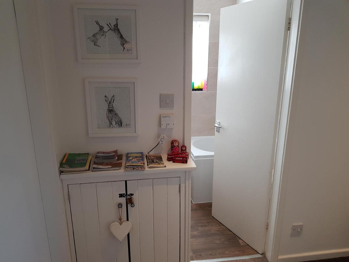 Bowness On Windermere, Lovely Apartment For 4 With Parking ภายนอก รูปภาพ