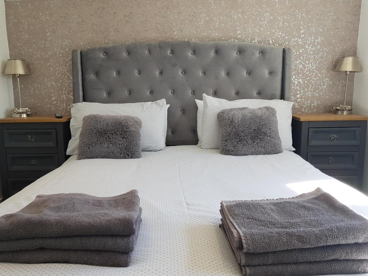 Bowness On Windermere, Lovely Apartment For 4 With Parking ภายนอก รูปภาพ